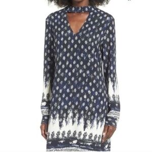 Wayf S Blue White Print Keyhole Choker Neck Long Sleeve Shift Dress